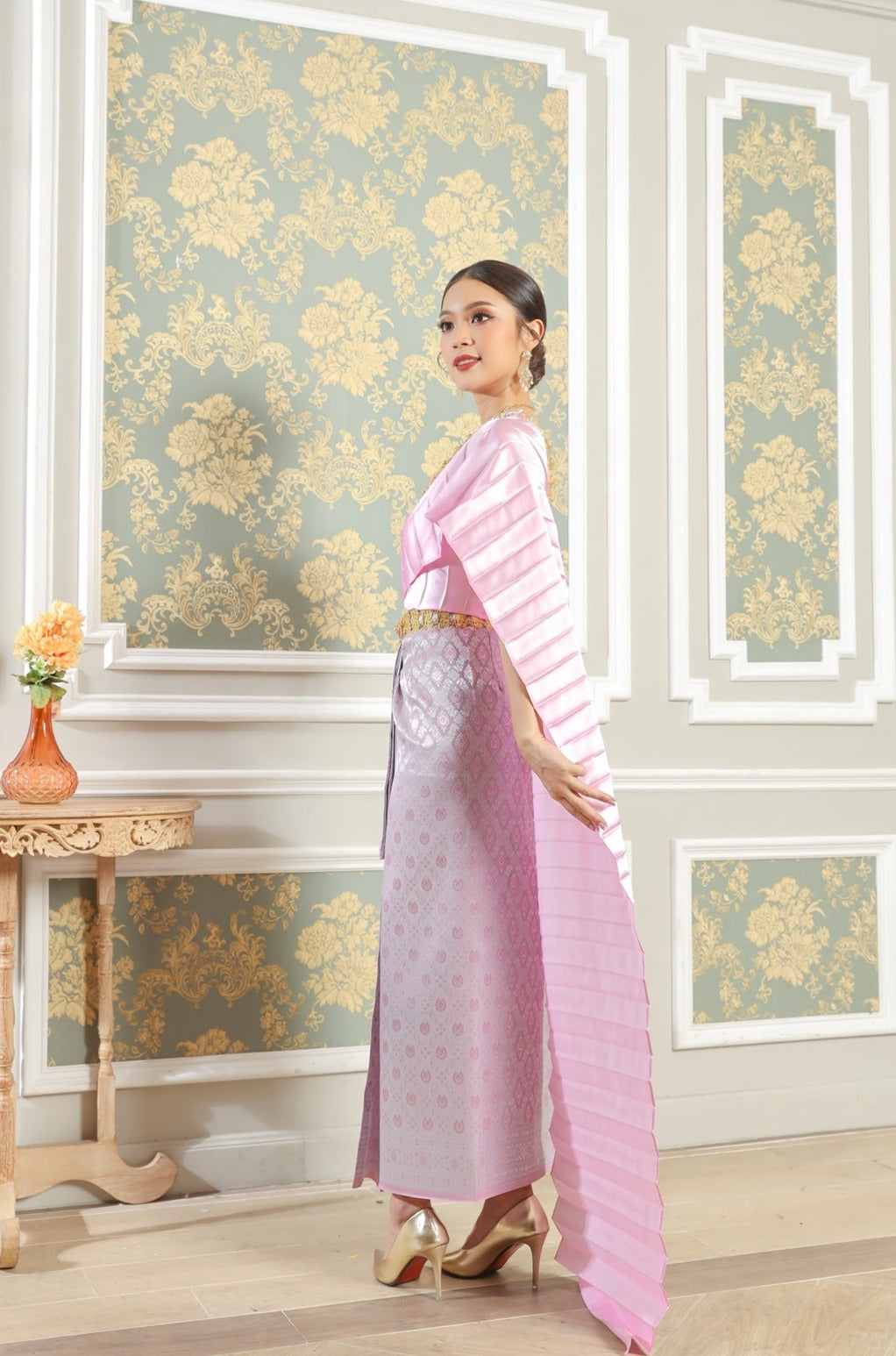 Image of Thailand's traditional clothing